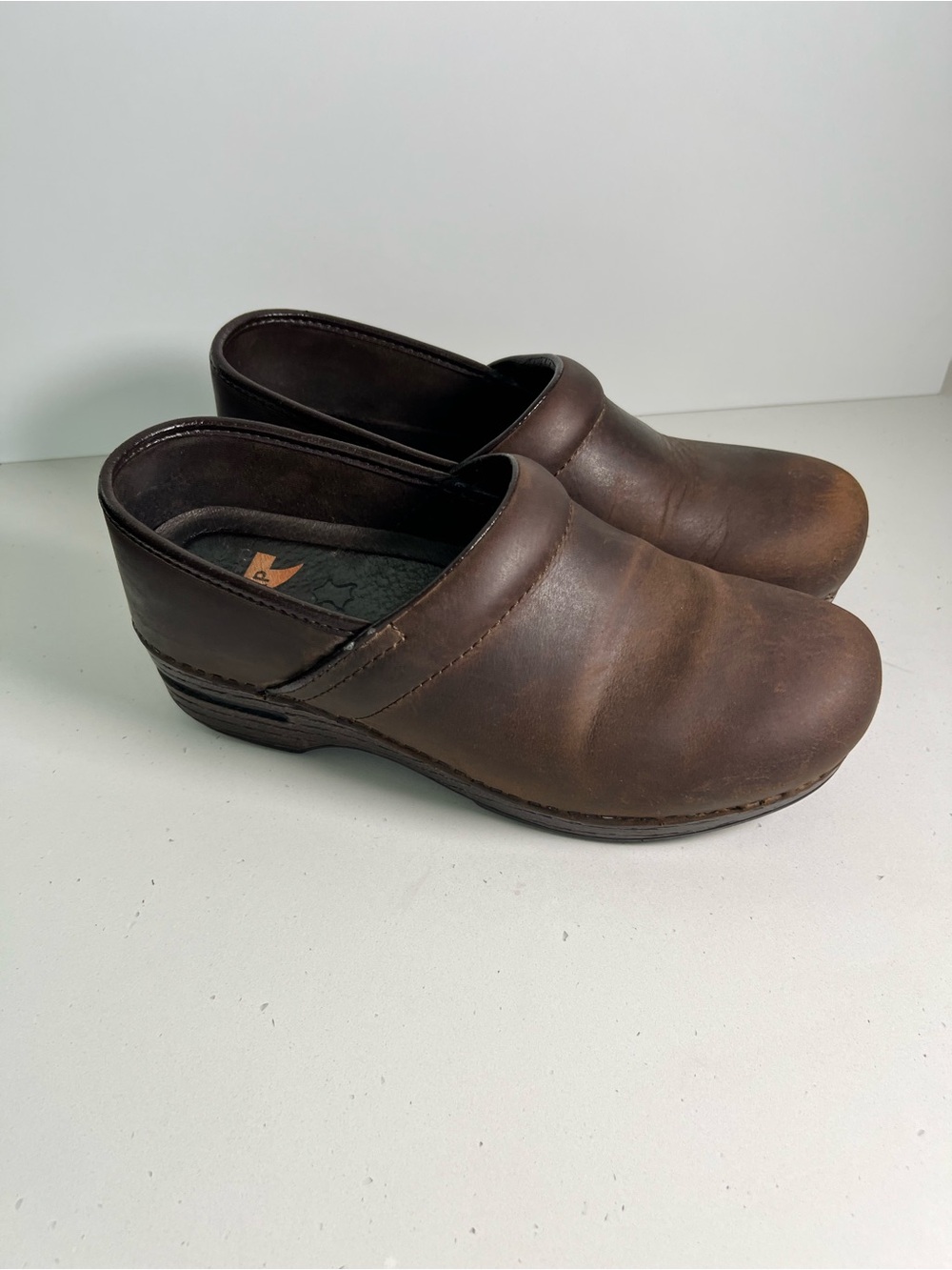 Dansko XP Brown Leather Slip-On Clogs – Women’s Size 9.5–10 / EU 40
